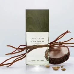 Issey Miyake L&apos;Eau D&apos;Issey Pour Homme Eau&Cèdre -Parfum Élégance Promos Magasin issey miyake leau dissey pour homme eau cedre eau de toilette pour homme 2